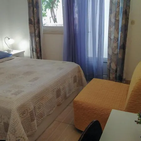 Apartment Lalic - Two Bedroom Ground Floor Close To The Beach *