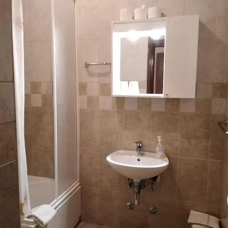 Lalic - Two Bedroom Ground Floor Close To The Beach Apartment Tucepi
