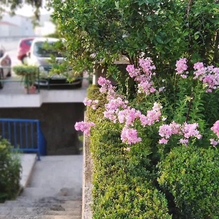 Lalic - Two Bedroom Ground Floor Close To The Beach
