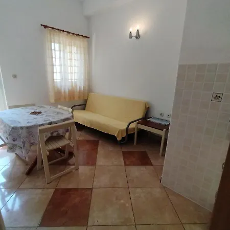 Apartment Lalic - Two Bedroom Ground Floor Close To The Beach *