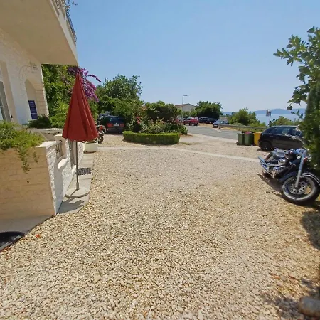 Lalic - Two Bedroom Ground Floor Close To The Beach * Tucepi